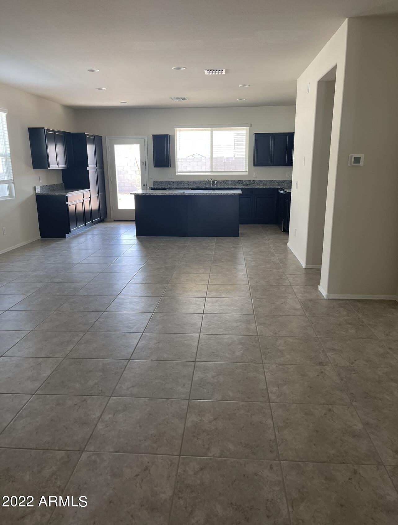 7829 West Cordes Road Phoenix, AZ 85043 - Photo 3 of 15 IMG_8759