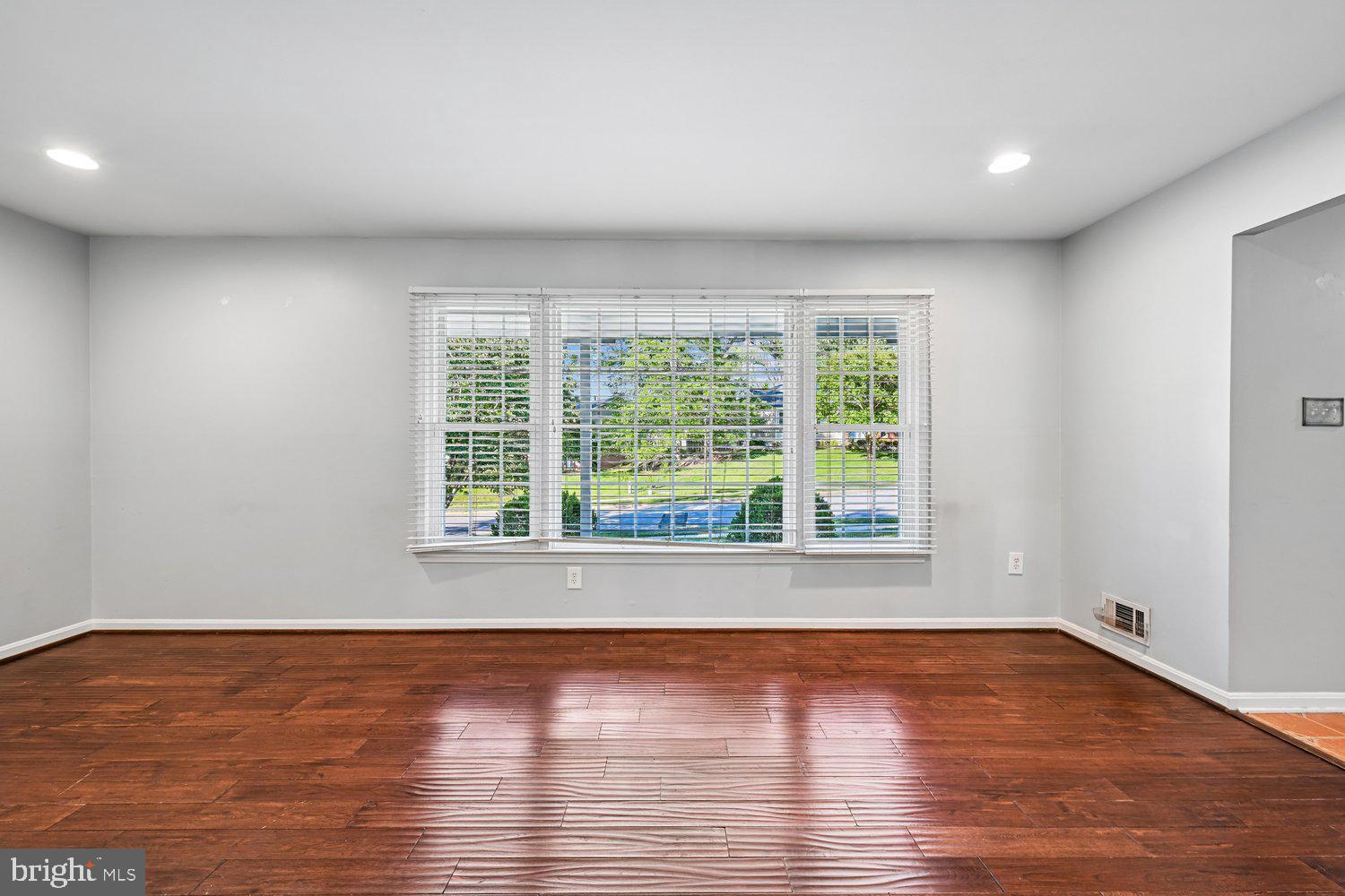 8002 Log Cabin Court Springfield, VA 22153 - Photo 6 of 63 Living Room
