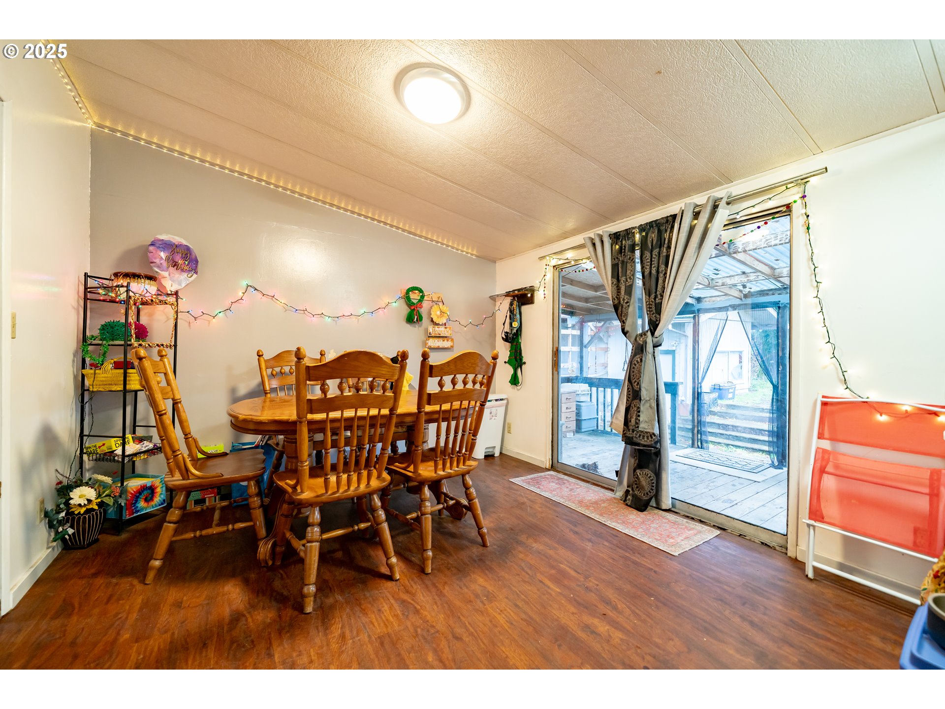 41729 Kingston Jordan Road Stayton, OR 97383 - Photo 11 of 32 Dining Area