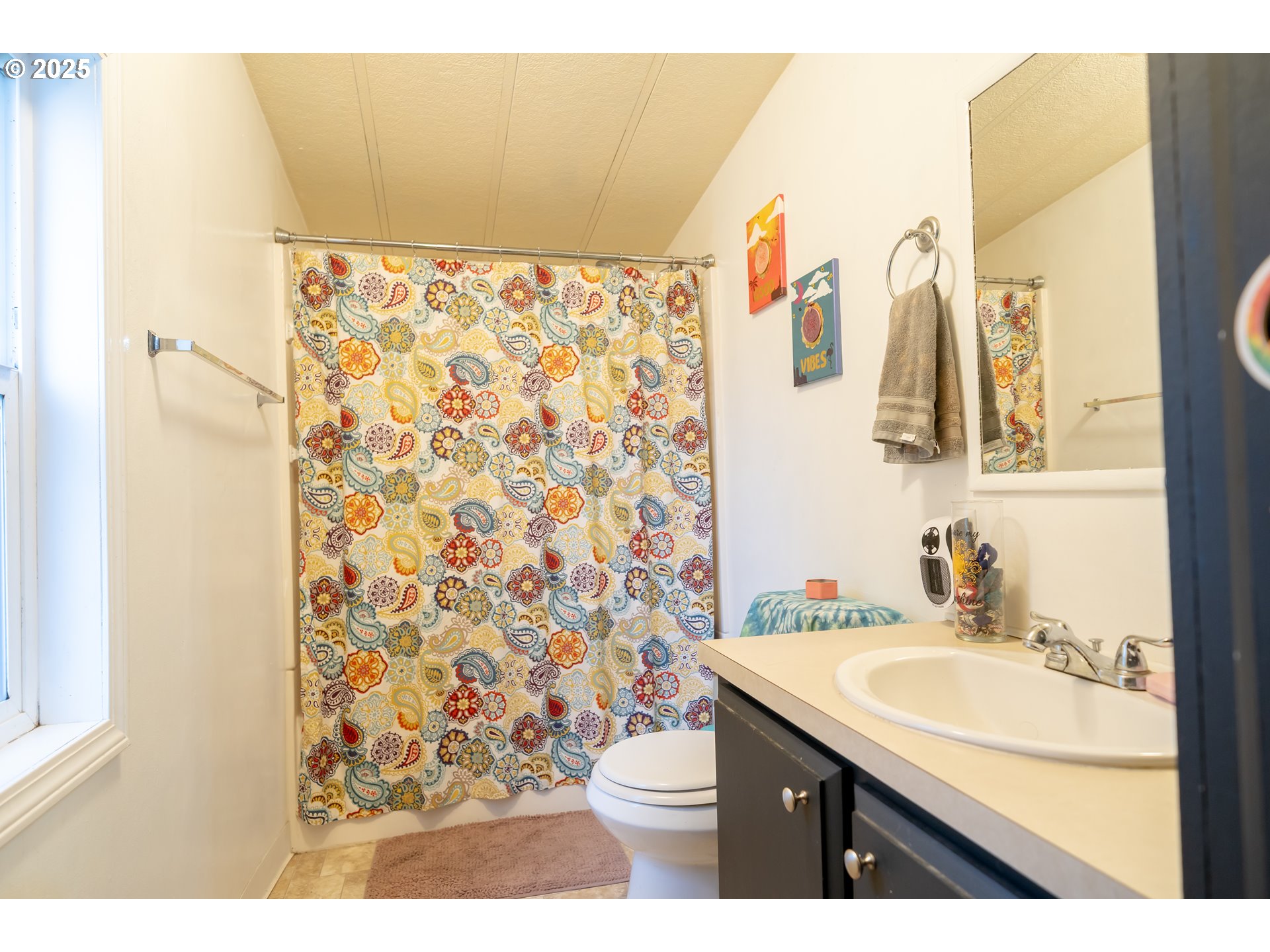 41729 Kingston Jordan Road Stayton, OR 97383 - Photo 13 of 32 Bathroom