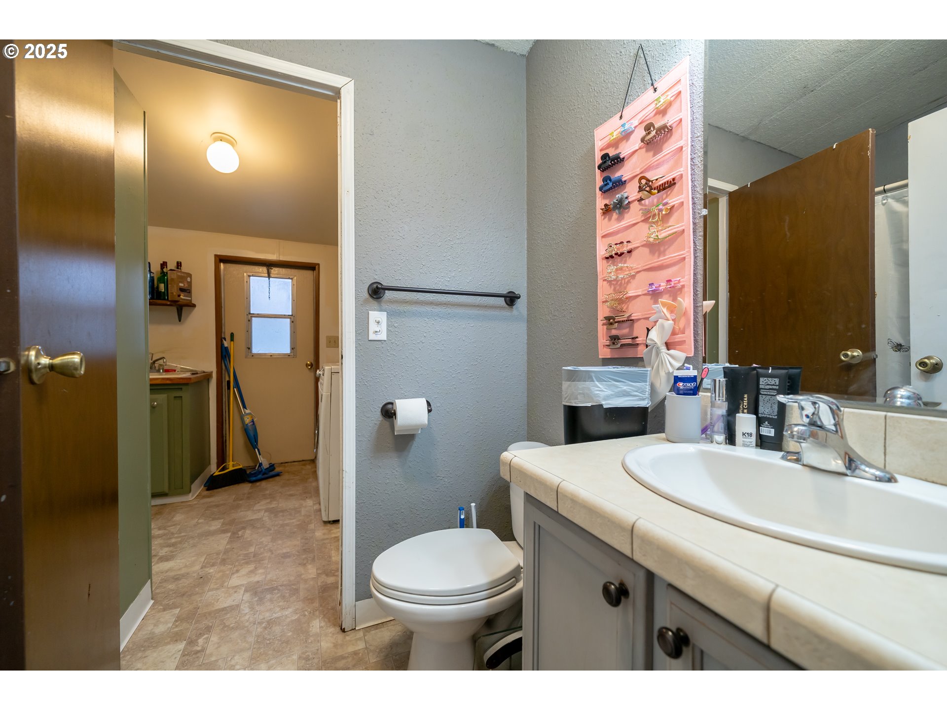 41729 Kingston Jordan Road Stayton, OR 97383 - Photo 16 of 32 Bathroom