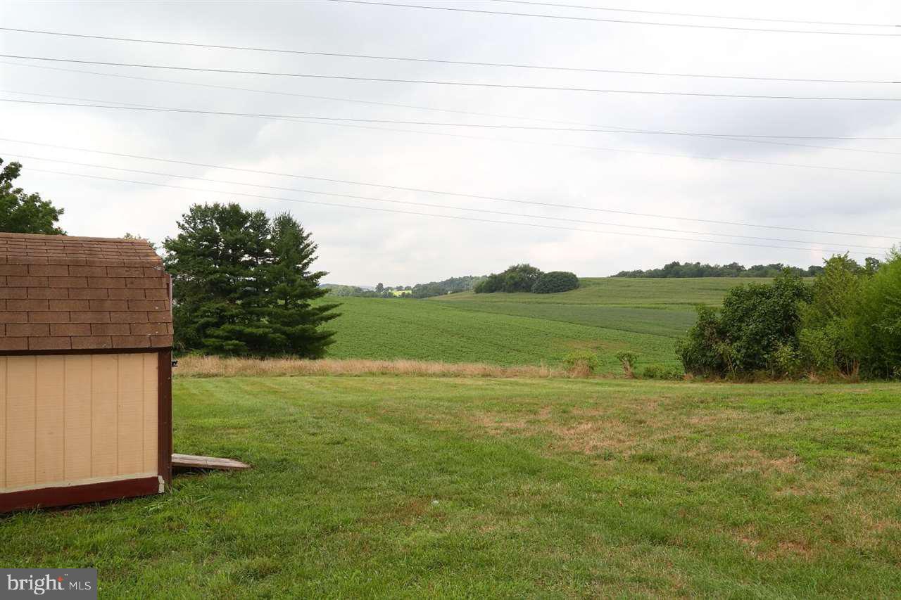 28 South Biesecker Rd Spring Grove Pa York, PA 17408 - Photo 2 of 21