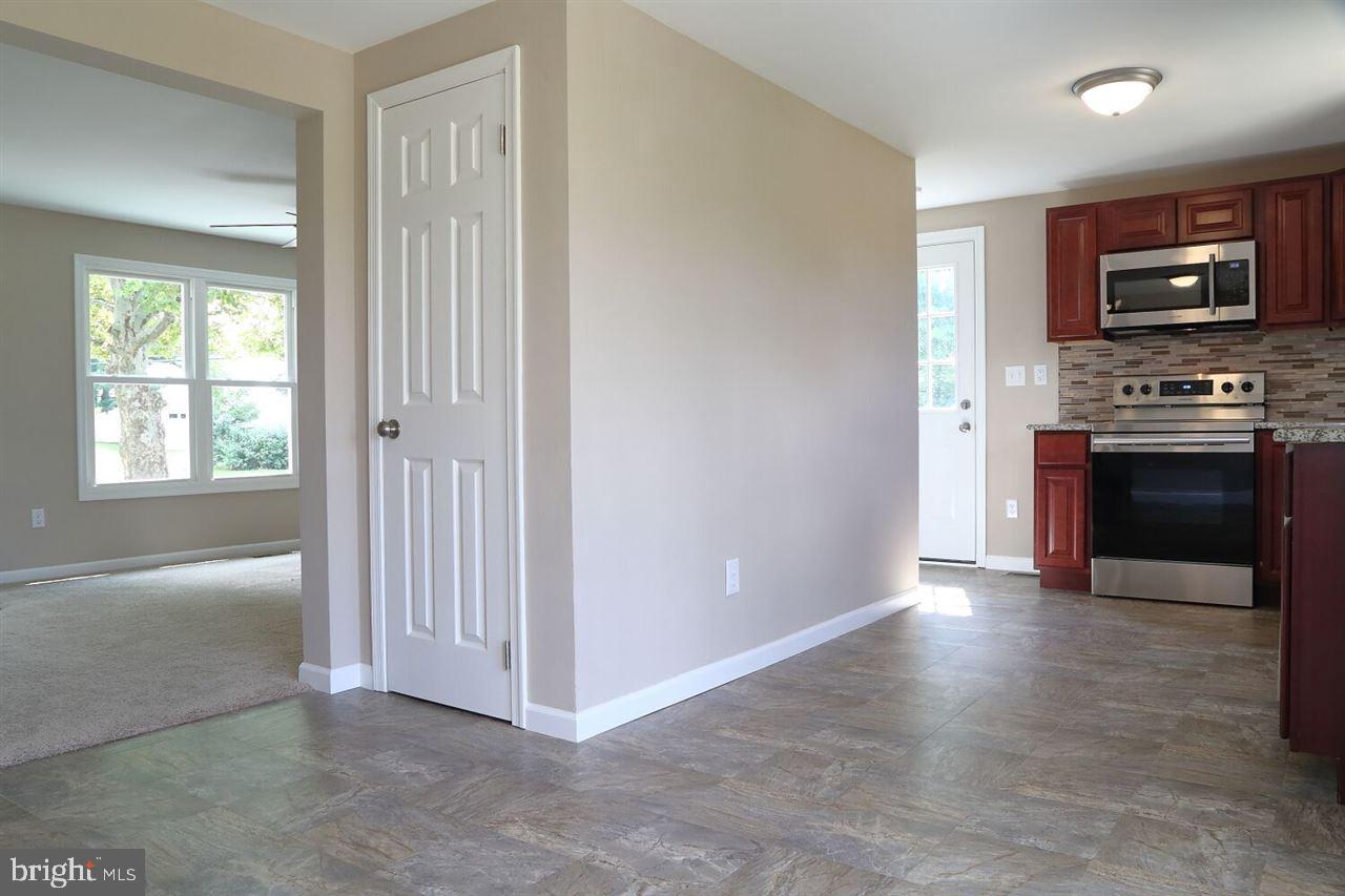 28 South Biesecker Rd Spring Grove Pa York, PA 17408 - Photo 13 of 21