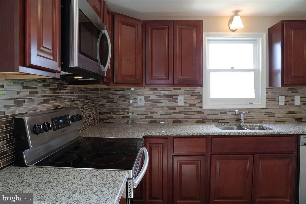 28 South Biesecker Rd Spring Grove Pa York, PA 17408 - Photo 15 of 21