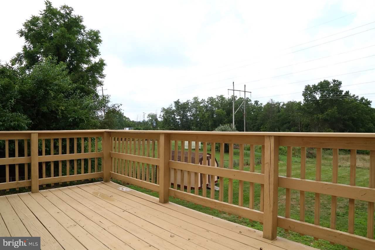 28 South Biesecker Rd Spring Grove Pa York, PA 17408 - Photo 4 of 21