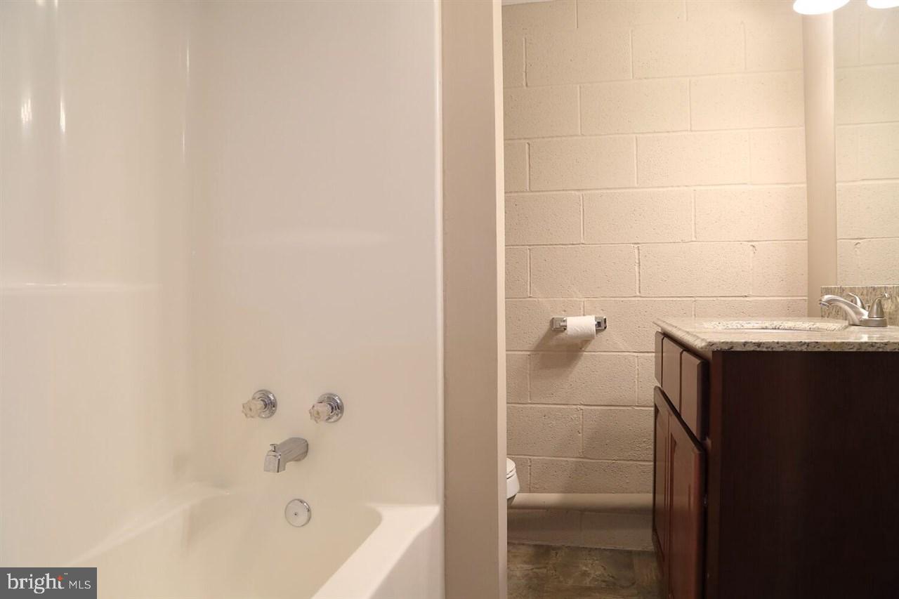 28 South Biesecker Rd Spring Grove Pa York, PA 17408 - Photo 5 of 21