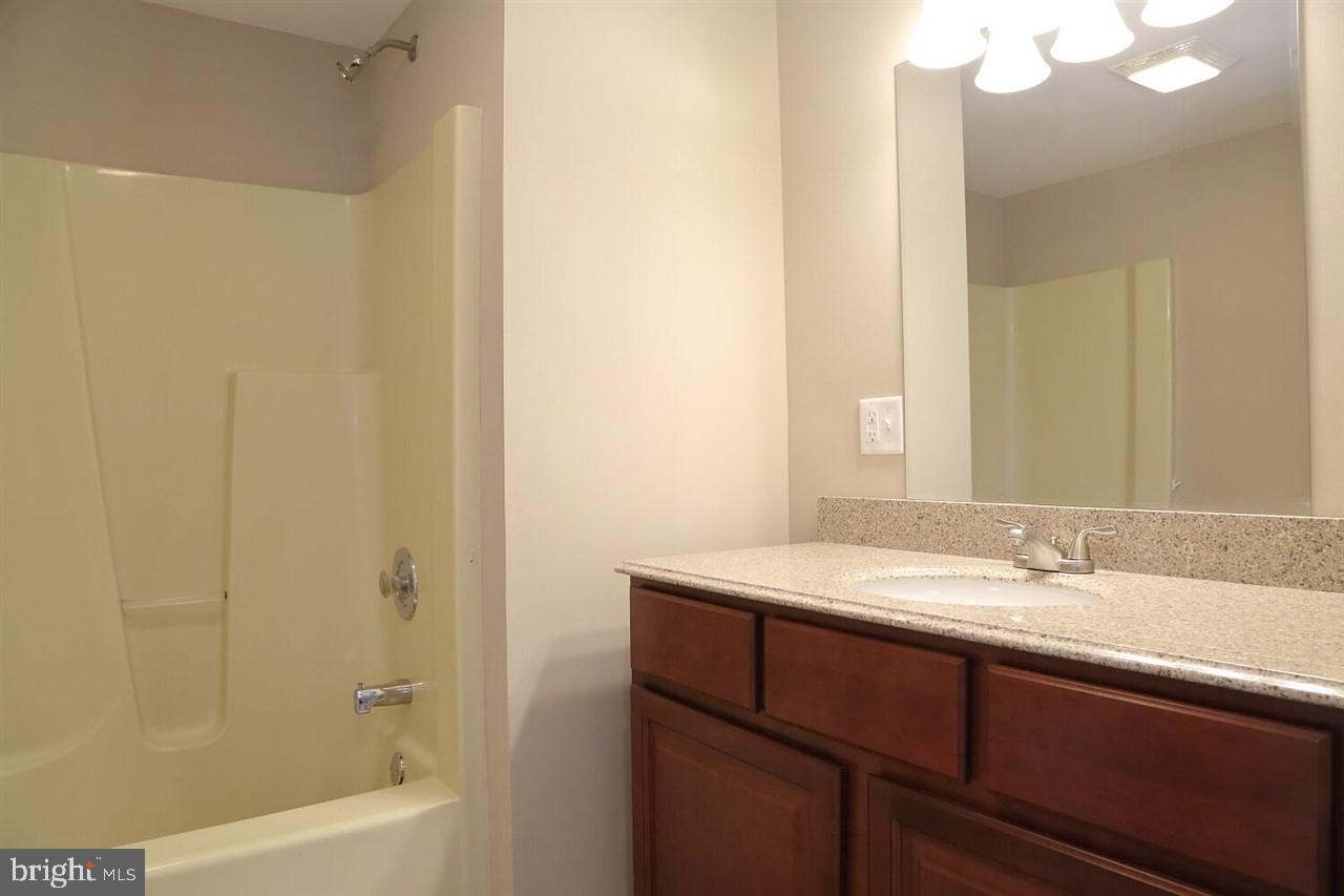 28 South Biesecker Rd Spring Grove Pa York, PA 17408 - Photo 6 of 21