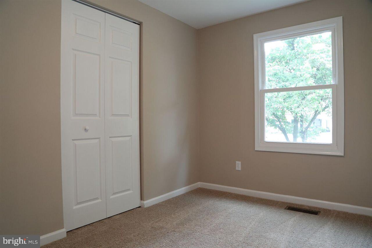 28 South Biesecker Rd Spring Grove Pa York, PA 17408 - Photo 7 of 21