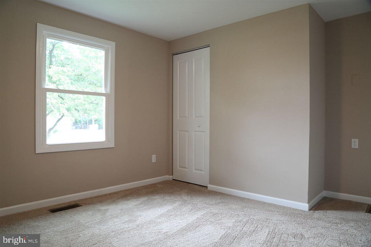 28 South Biesecker Rd Spring Grove Pa York, PA 17408 - Photo 8 of 21