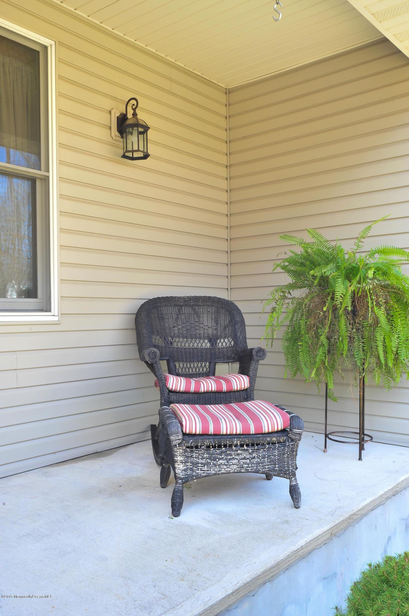 310 Clearstream Road Jackson, NJ 08527 - Photo 4 of 28 DSC_8582