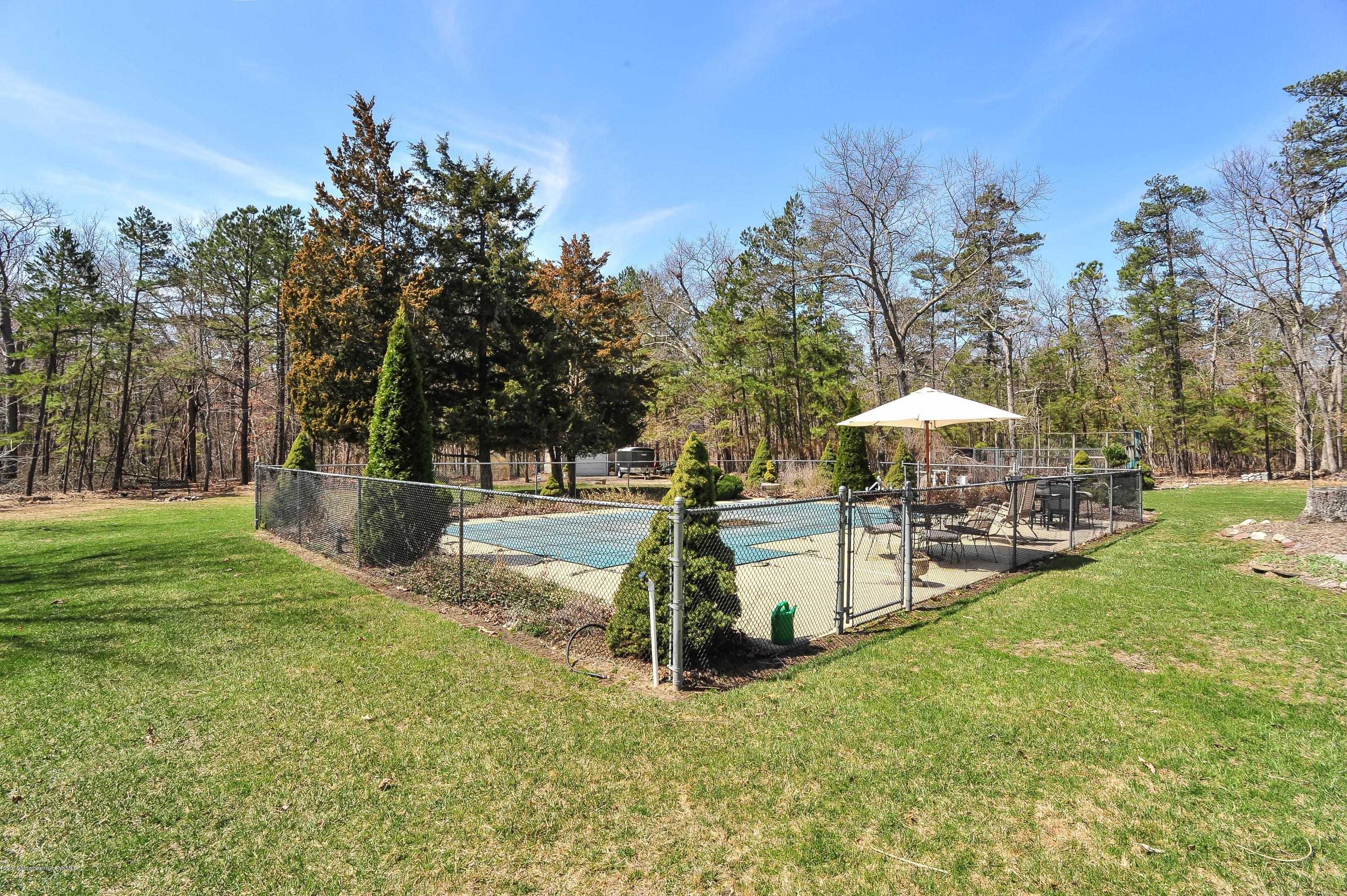 310 Clearstream Road Jackson, NJ 08527 - Photo 6 of 28 DSC_8591