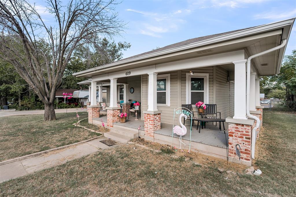 609 South Elm Street Weatherford, TX 76086 - Photo 2 of 35