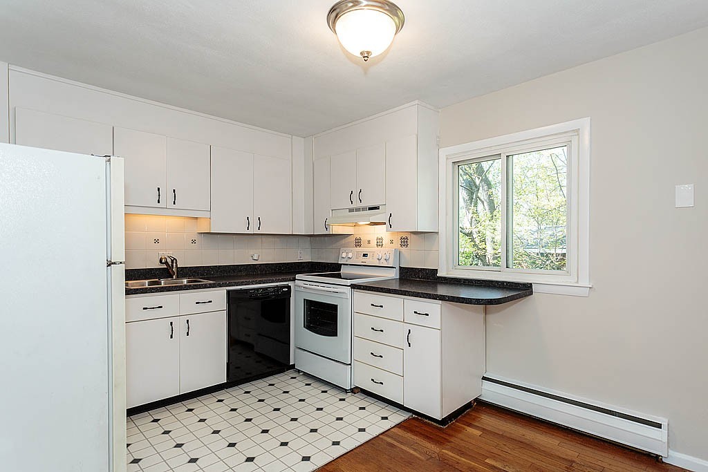 33 Jacqueline Road, Unit C Waltham, MA 02452 - Photo 8 of 22 Gallery Image 8