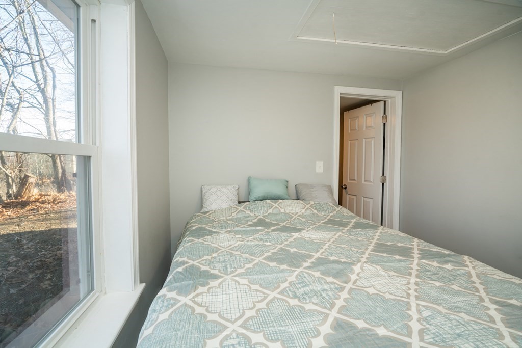 51 Haverhill Road Amesbury, MA 01913 - Photo 14 of 29 Gallery Image 14