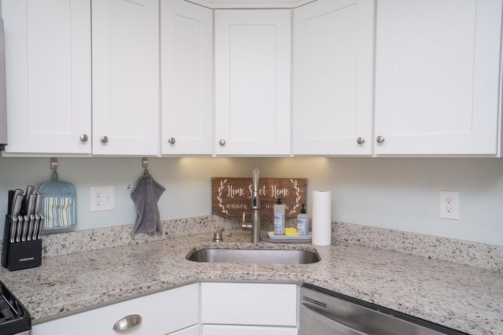 51 Haverhill Road Amesbury, MA 01913 - Photo 7 of 29 Gallery Image 7