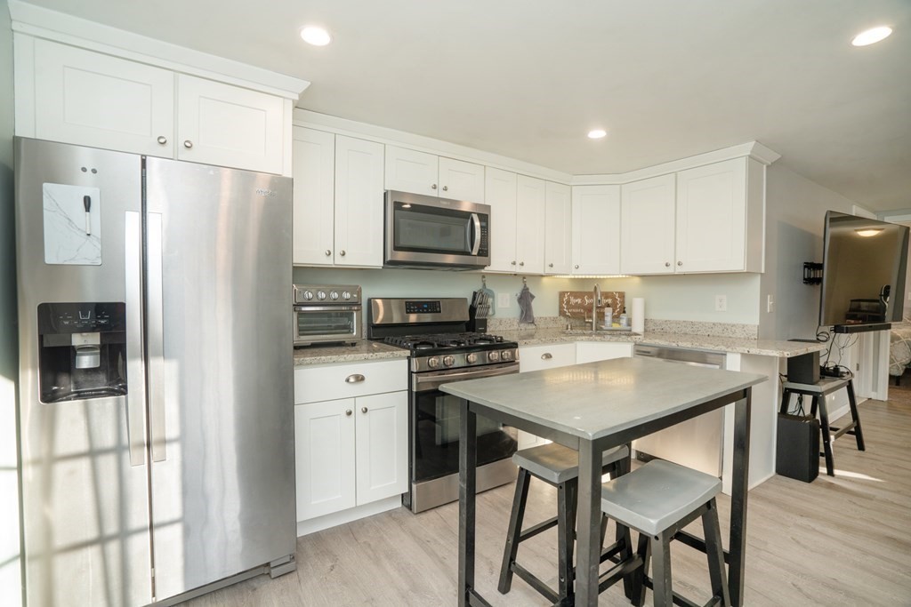 51 Haverhill Road Amesbury, MA 01913 - Photo 8 of 29 Gallery Image 8