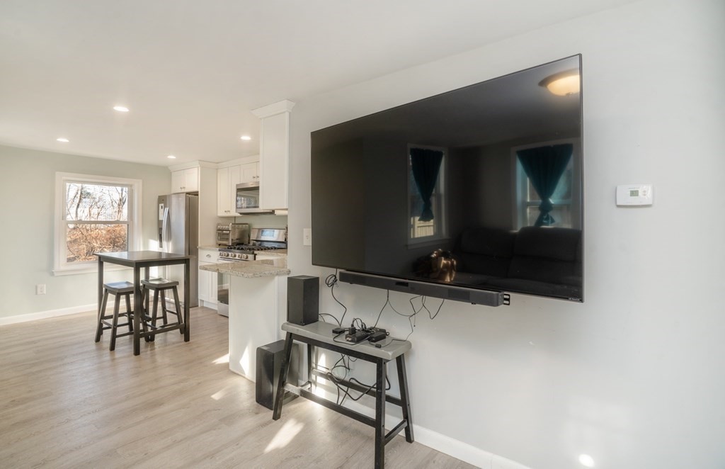 51 Haverhill Road Amesbury, MA 01913 - Photo 9 of 29 Gallery Image 9