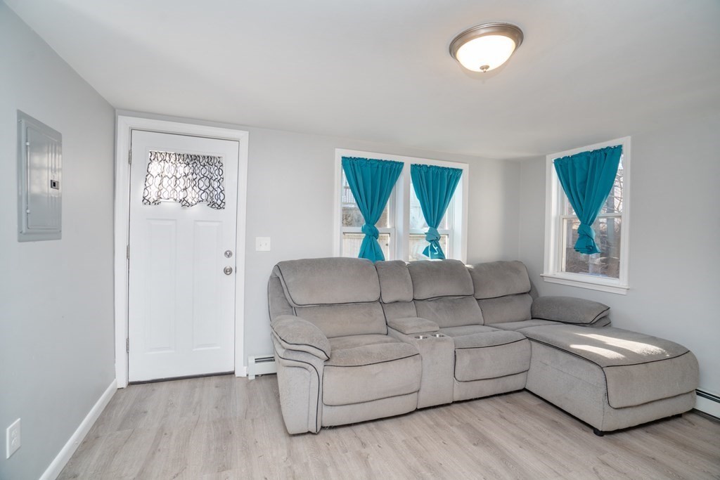 51 Haverhill Road Amesbury, MA 01913 - Photo 10 of 29 Gallery Image 10