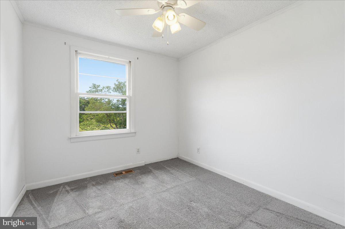 10405 Gordon Road Spotsylvania, VA 22553 - Photo 12 of 25