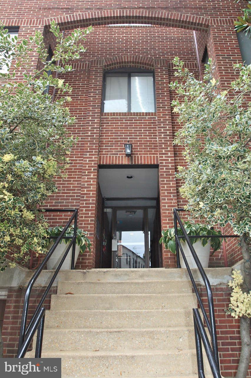 1810 Kalorama Road Northwest, Unit B4 Washington, DC 20009 - Photo 2 of 29 Exterior (Front)