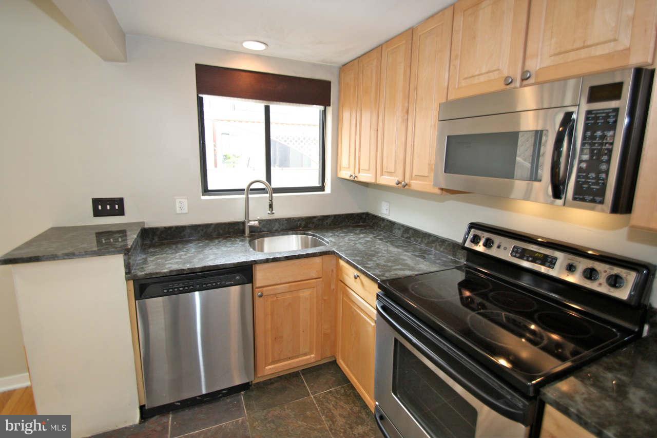 1810 Kalorama Road Northwest, Unit B4 Washington, DC 20009 - Photo 11 of 29 Kitchen
