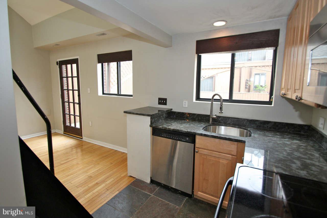 1810 Kalorama Road Northwest, Unit B4 Washington, DC 20009 - Photo 12 of 29 Kitchen