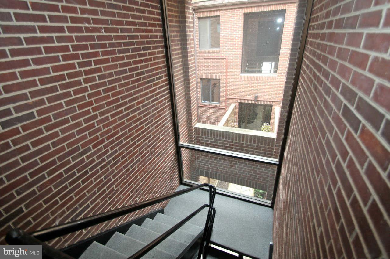 1810 Kalorama Road Northwest, Unit B4 Washington, DC 20009 - Photo 3 of 29 Community