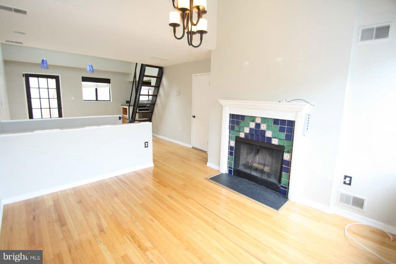 1810 Kalorama Road Northwest, Unit B4 Washington, DC 20009 - Photo 6 of 29 Living Room