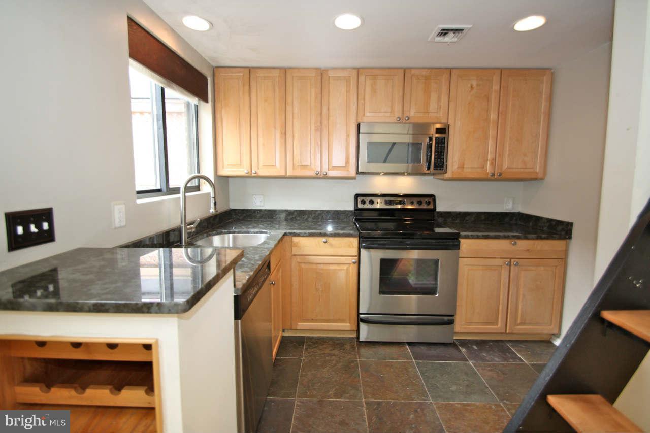 1810 Kalorama Road Northwest, Unit B4 Washington, DC 20009 - Photo 9 of 29 Kitchen