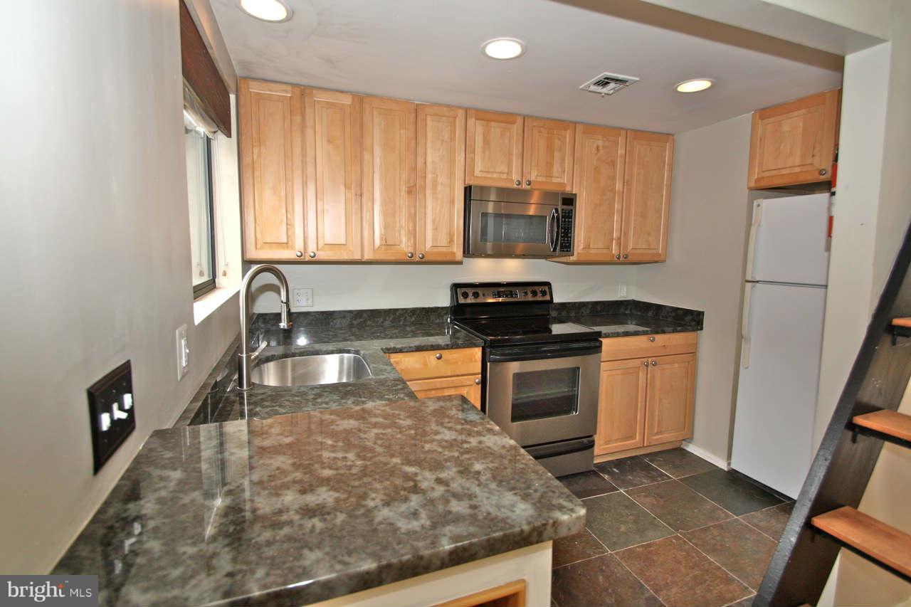 1810 Kalorama Road Northwest, Unit B4 Washington, DC 20009 - Photo 10 of 29 Kitchen