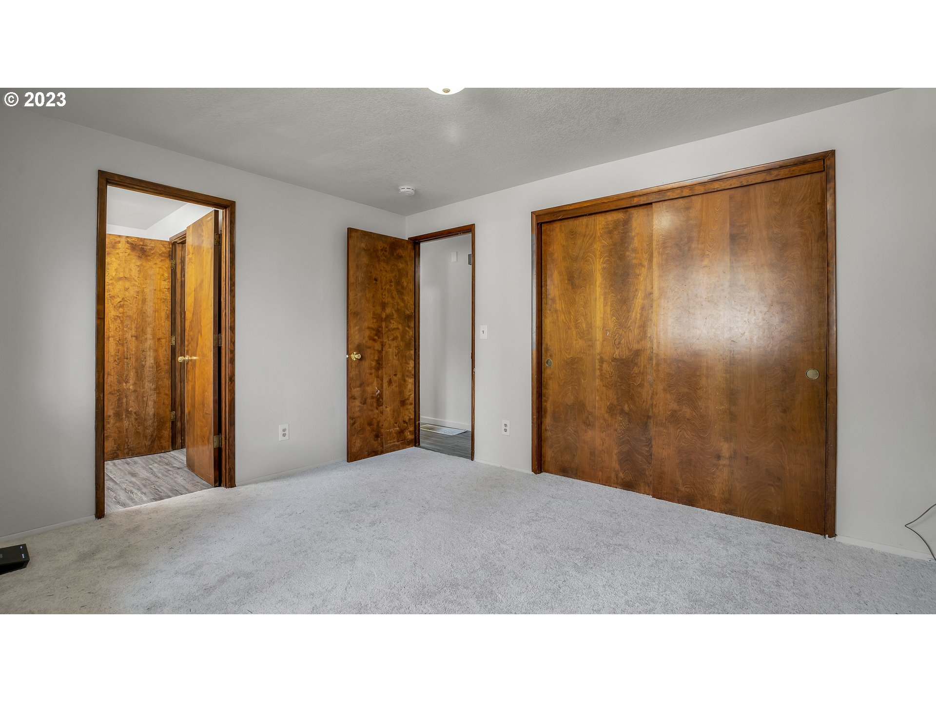 13217 Southeast Foster Road Portland, OR 97236 - Photo 13 of 25 Gallery Image 13