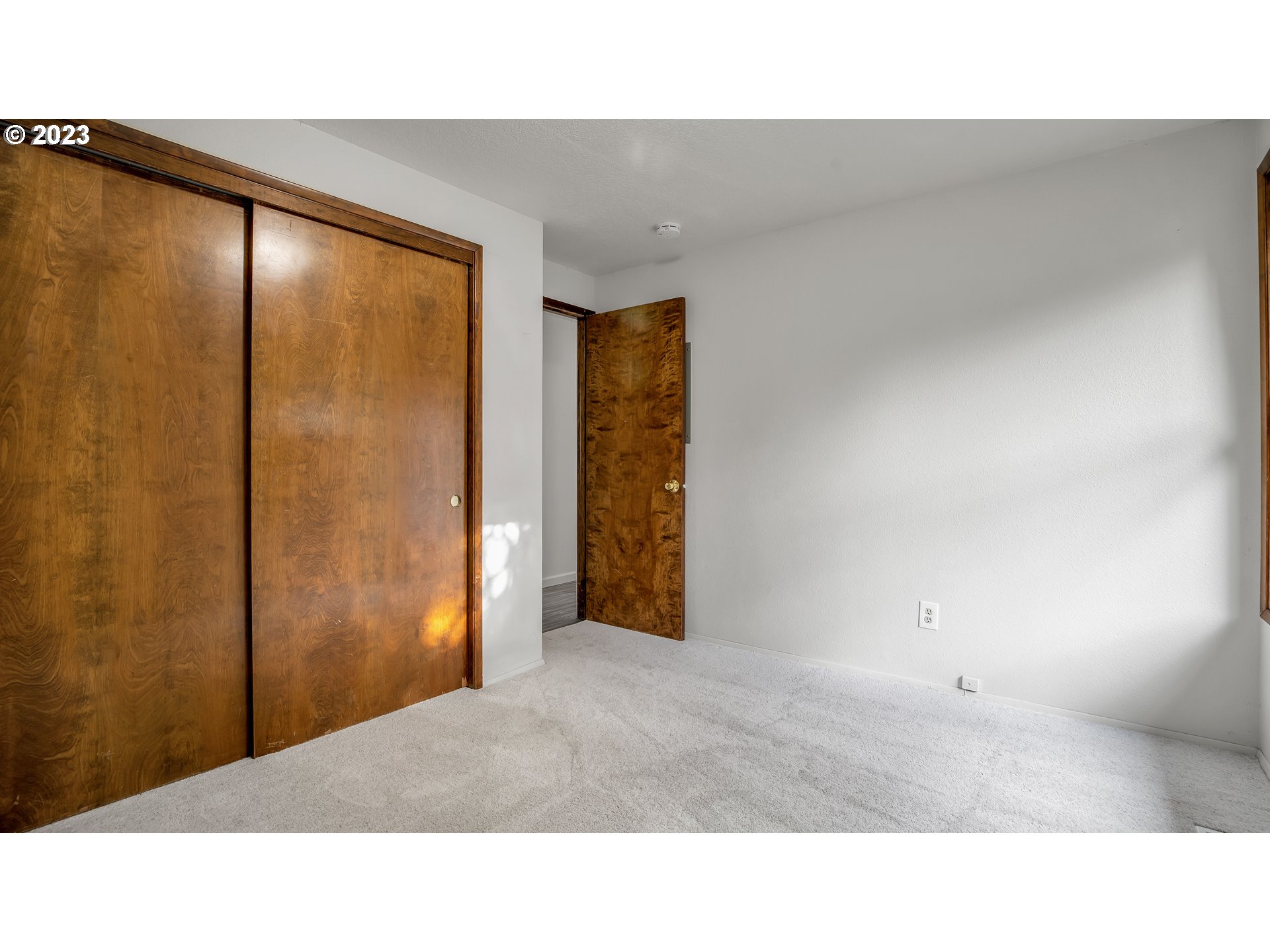 13217 Southeast Foster Road Portland, OR 97236 - Photo 17 of 25 Gallery Image 17