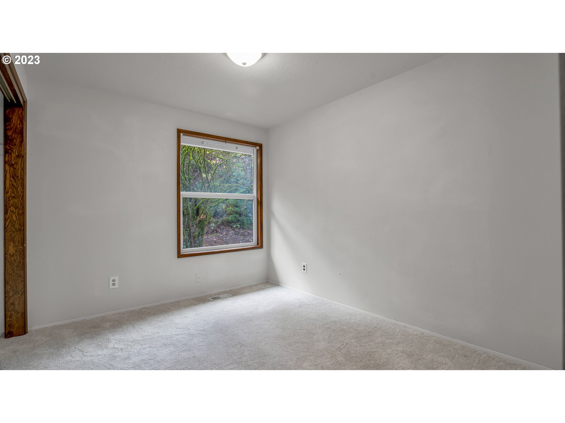 13217 Southeast Foster Road Portland, OR 97236 - Photo 19 of 25 Gallery Image 19