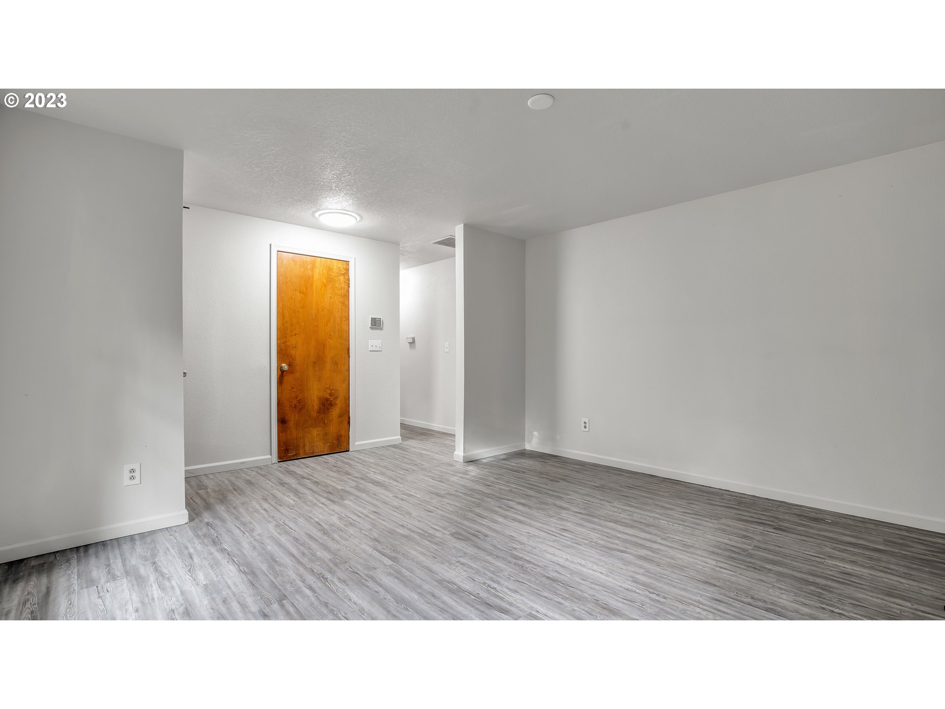 13217 Southeast Foster Road Portland, OR 97236 - Photo 6 of 25 Gallery Image 6