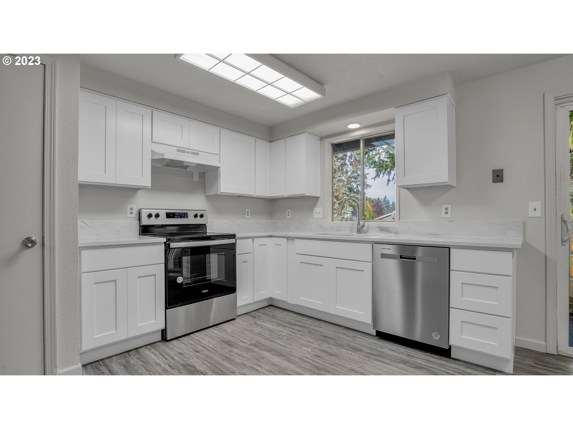 13217 Southeast Foster Road Portland, OR 97236 - Photo 8 of 25 Gallery Image 8