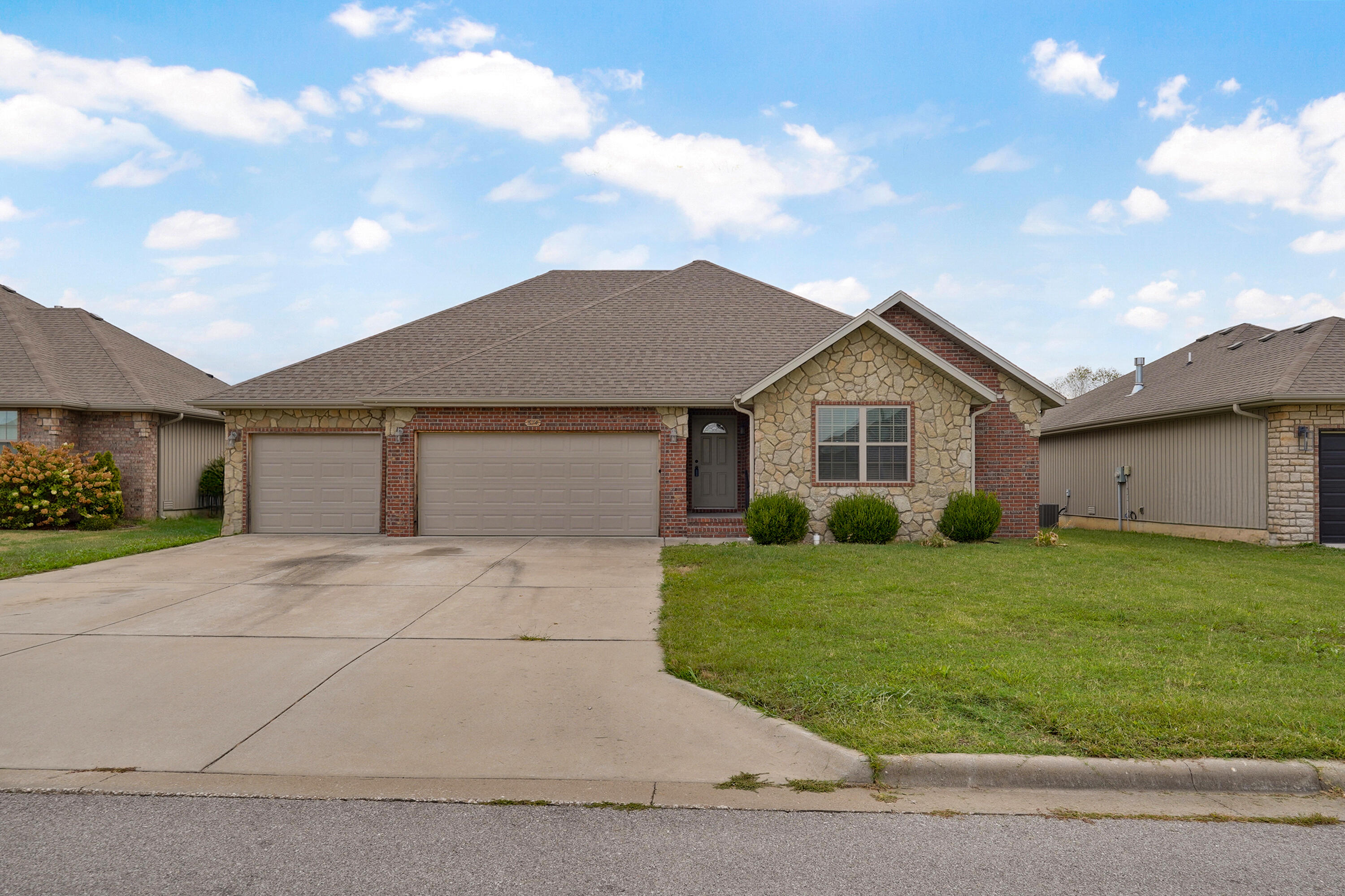 674 North Rockingham Avenue Nixa, MO 65714 - Photo 2 of 30 674 N Rockingham Ave-4