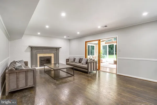 $5,500 | 931 Welham Green Road, Great Falls, VA 22066