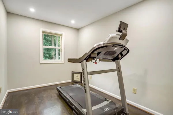 $5,500 | 931 Welham Green Road, Great Falls, VA 22066