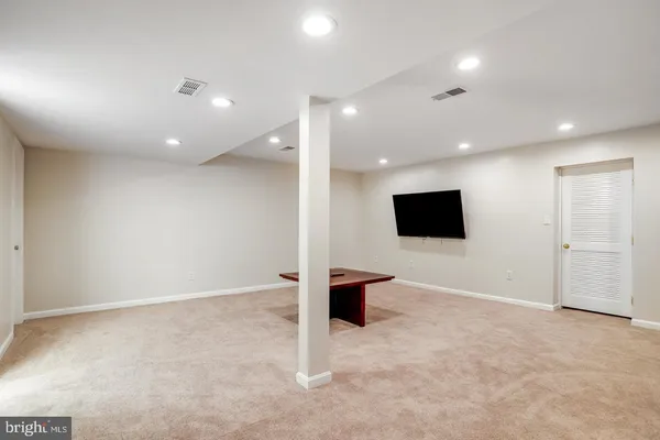 $5,500 | 931 Welham Green Road, Great Falls, VA 22066