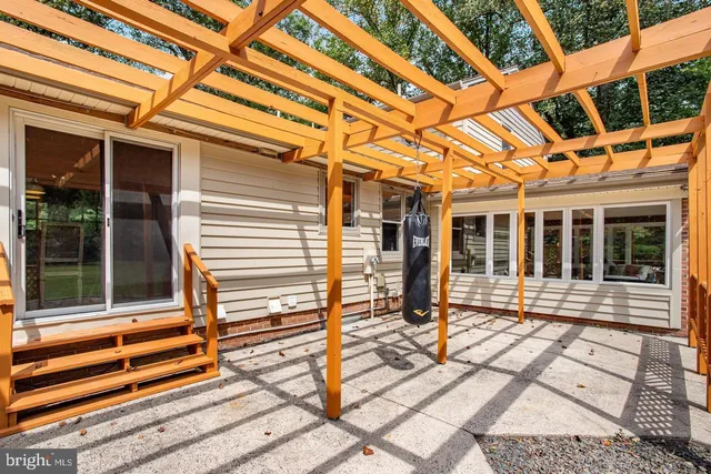 $5,300 | 931 Welham Green Road, Great Falls, VA 22066