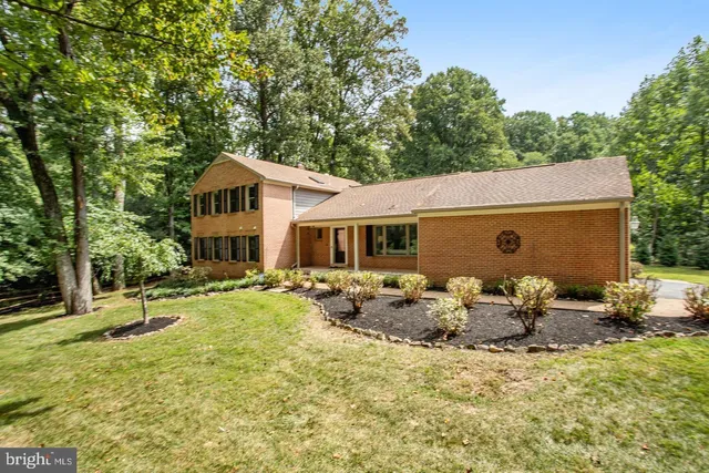 $5,300 | 931 Welham Green Road, Great Falls, VA 22066