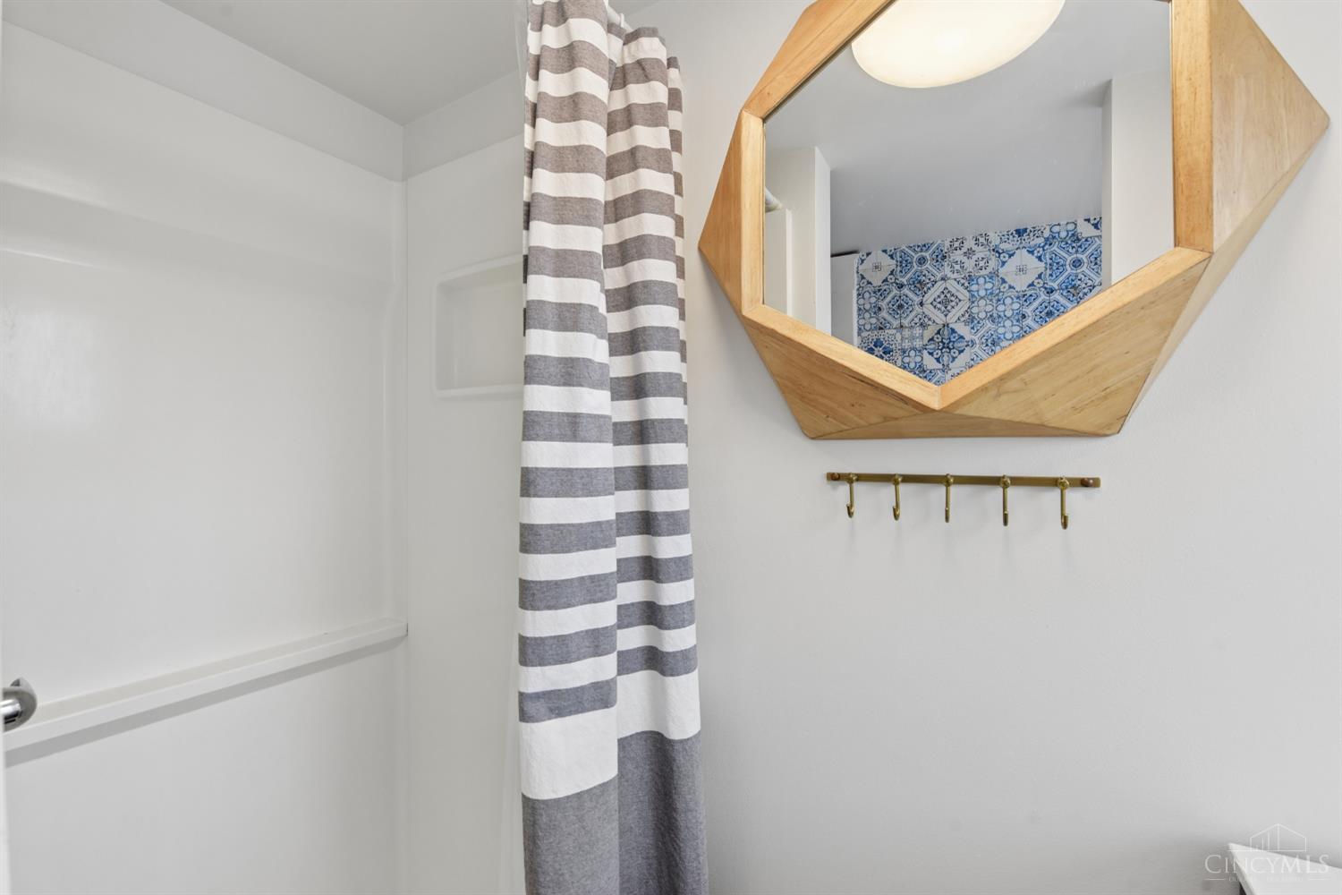 3327 Brotherton Road Cincinnati, OH 45209 - Photo 26 of 35 Gallery Image 26
