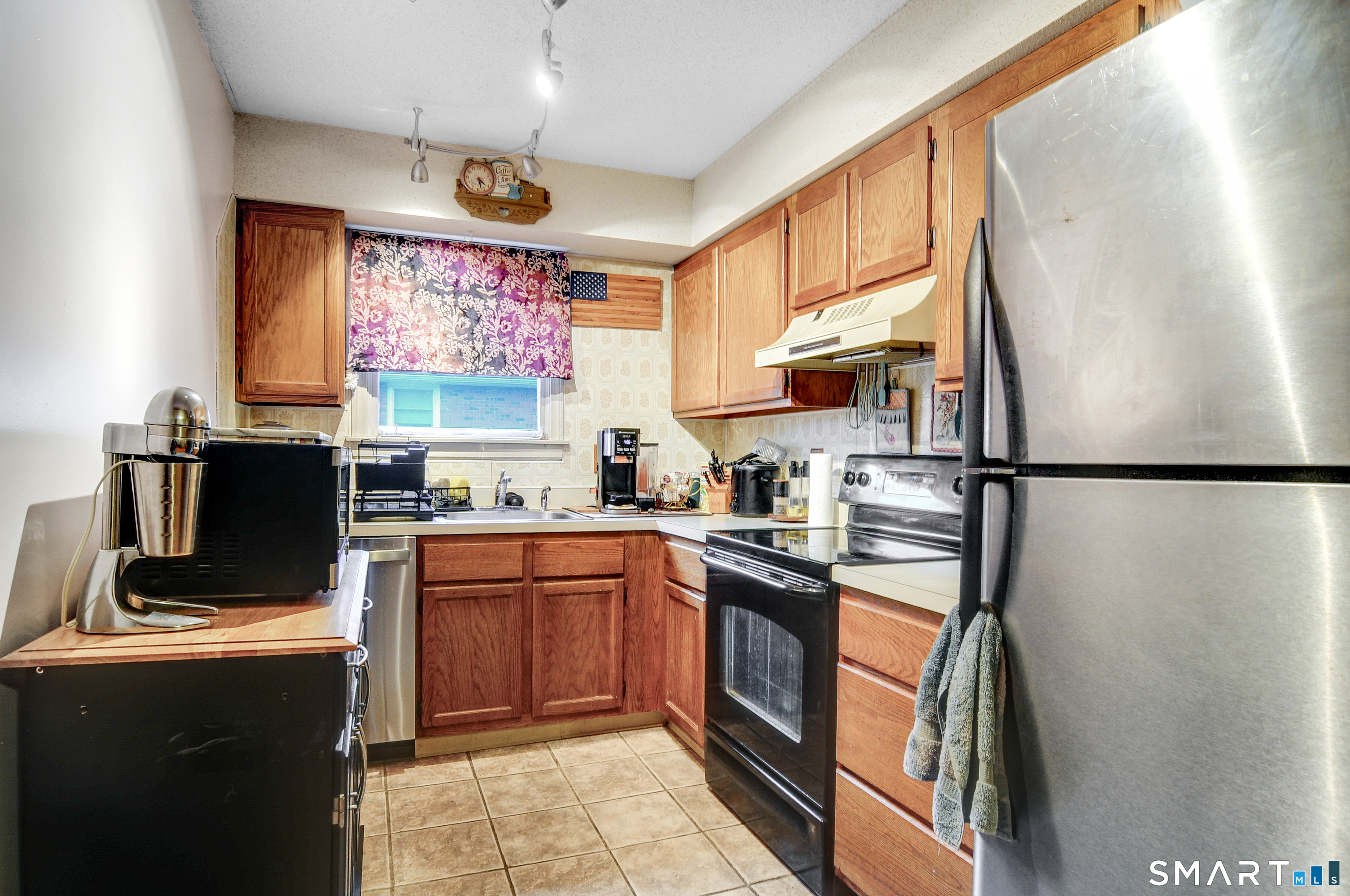 9 Concorde Way, Unit B2 Windsor Locks, CT 06096 - Photo 7 of 18 Gallery Image 7