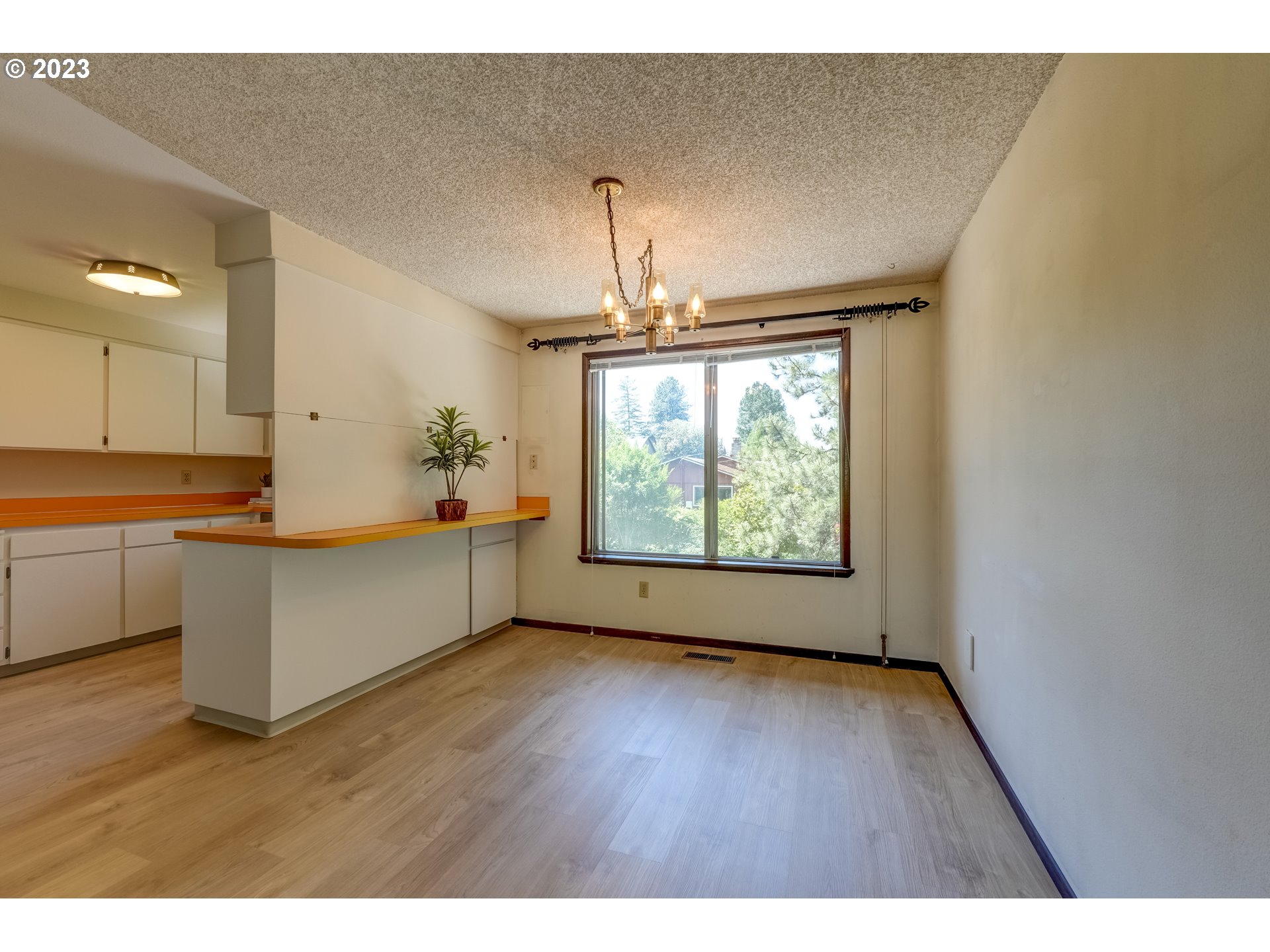 18340 Southwest Rosa Road Beaverton, OR 97078 - Photo 15 of 41 Dining Room