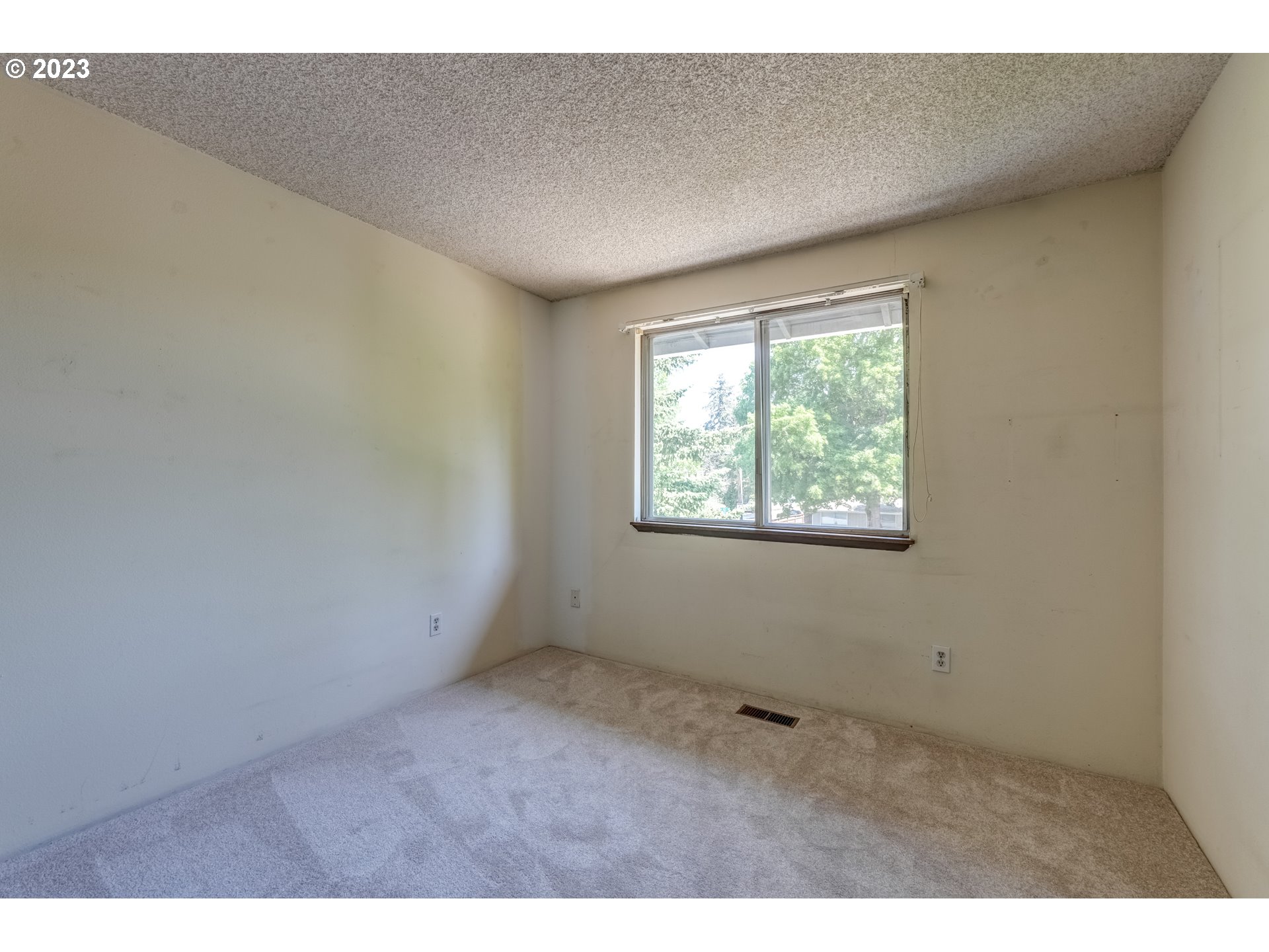 18340 Southwest Rosa Road Beaverton, OR 97078 - Photo 20 of 41 Bedroom