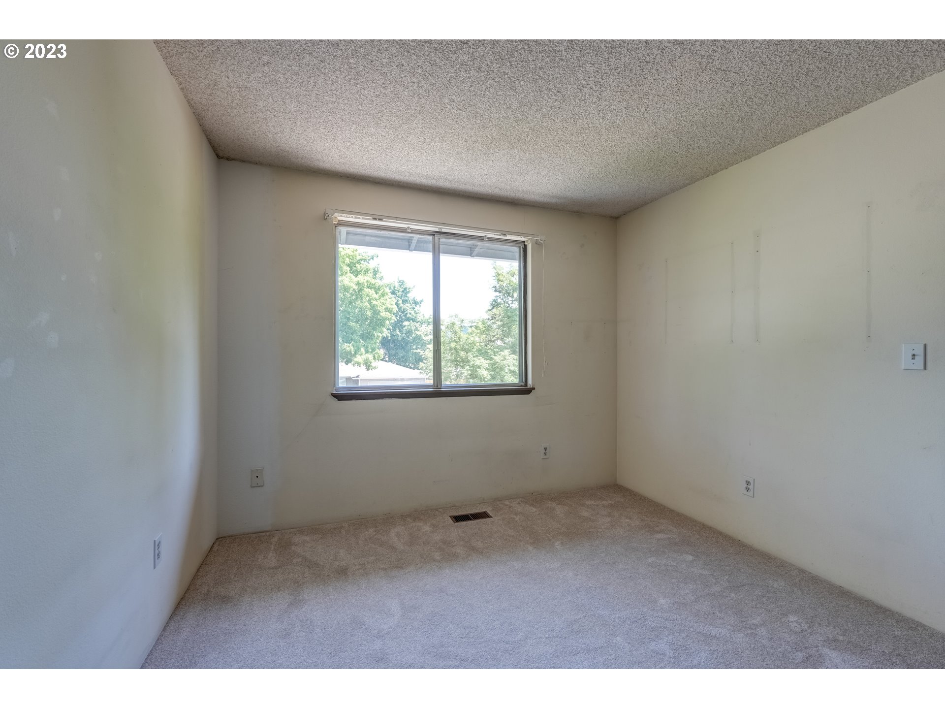 18340 Southwest Rosa Road Beaverton, OR 97078 - Photo 21 of 41 Bedroom