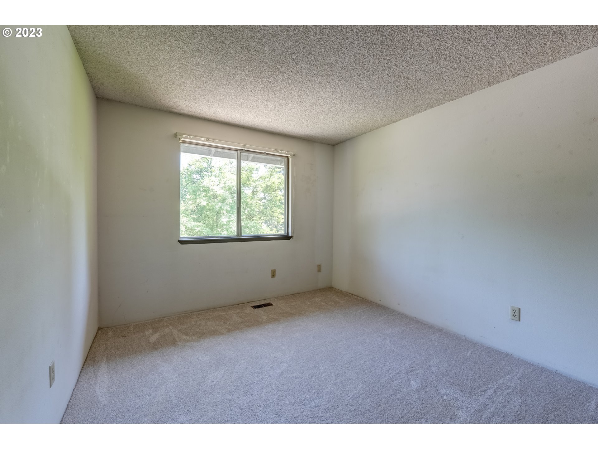 18340 Southwest Rosa Road Beaverton, OR 97078 - Photo 22 of 41 Bedroom