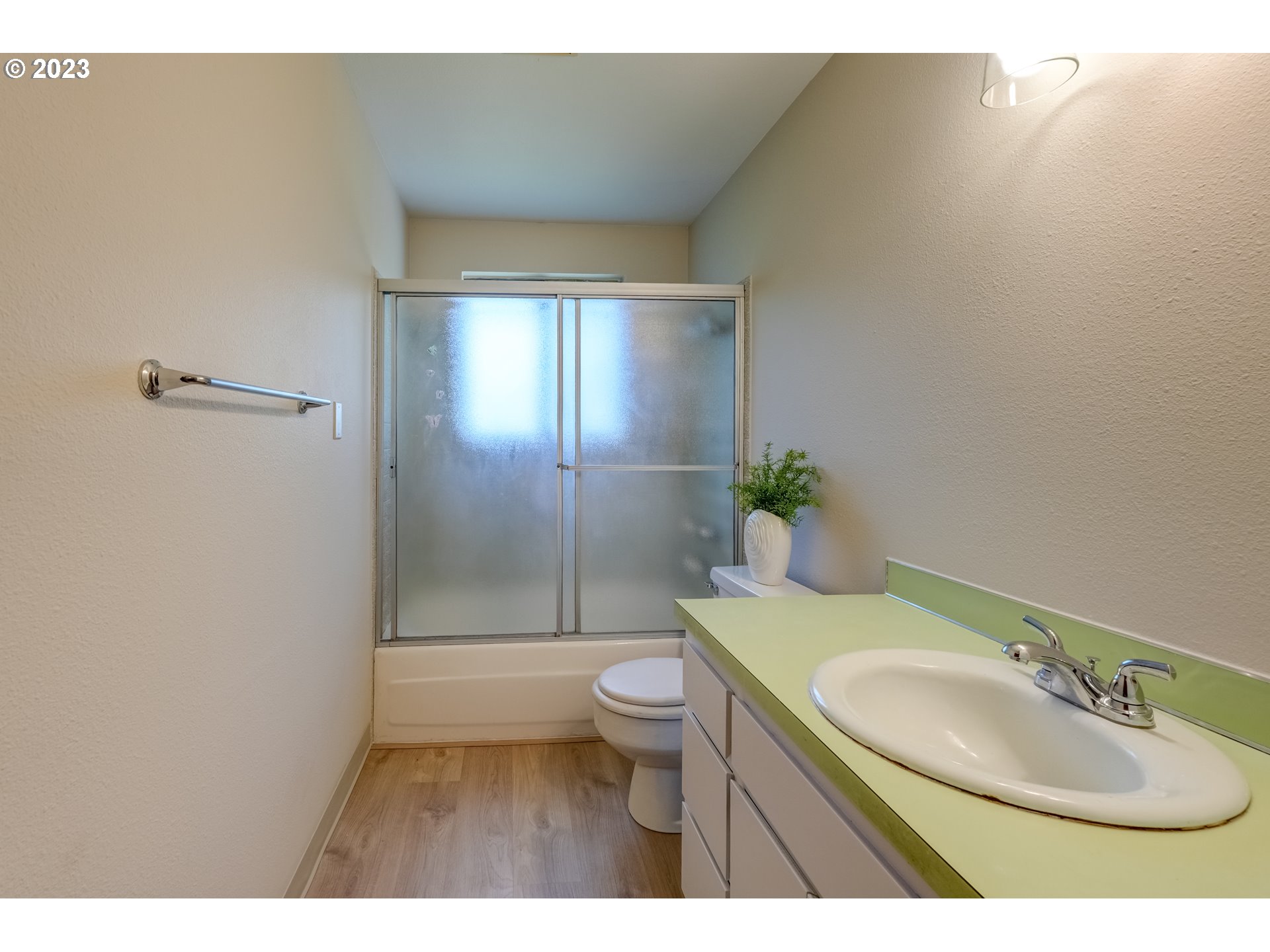 18340 Southwest Rosa Road Beaverton, OR 97078 - Photo 24 of 41 Bathroom