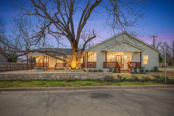 $1,199,000 | 2102 South Church Street, Georgetown, TX 78626