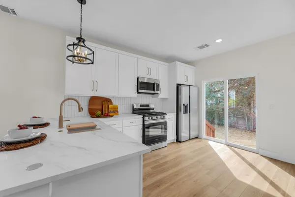 $1,199,000 | 2102 South Church Street, Georgetown, TX 78626